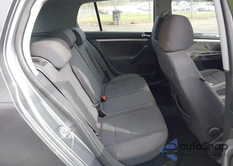 2009 Volkswagen Rabbit S z USA, uszkodzony, nr VIN WVWDA71K69W081619